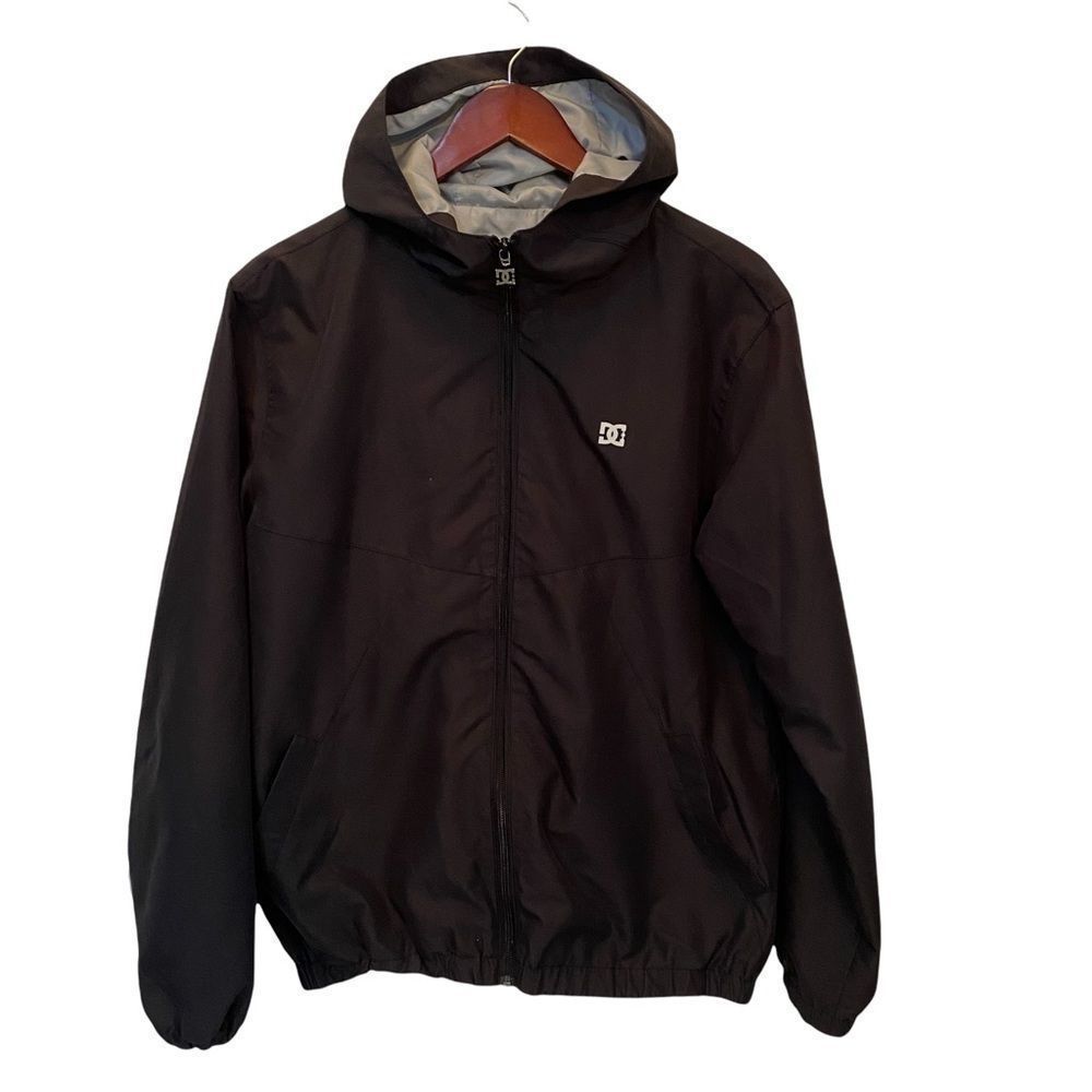 DC Men’s Black hooded full zip men’s jacket elastic in waist and cuffs size S
